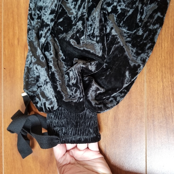 Hot as Hell One Tie Shoulder Velvet Bodysuit NWT - Picture 7 of 8